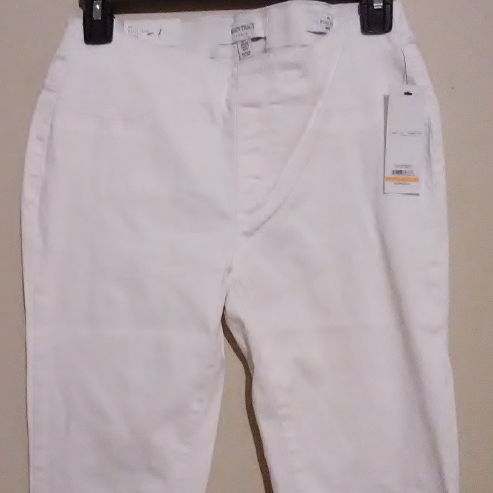 SALE NWT Ellen Tracy White Leggings. Size S